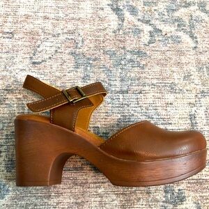 Women’s b.o.c Mary Jane wedge sandals, size 7M